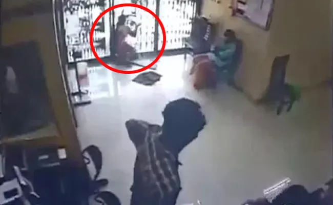 Kerala Woman deceased After Accidentally Running Into Bank Glassdoor - Sakshi