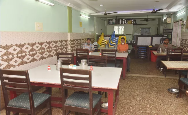 Hotel Business Loss With Lockdown And Coronavirus in Guntur - Sakshi