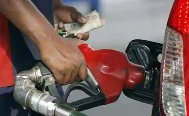 Petrol diesel prices go up again after a day pause - Sakshi