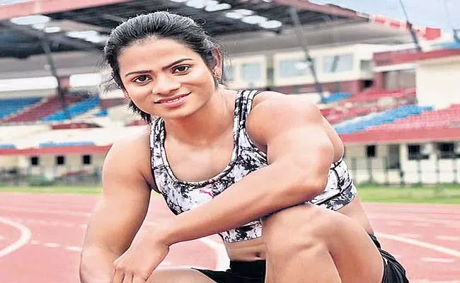 Special Story About Dutee Chand In Family - Sakshi