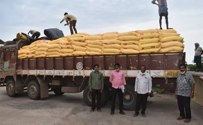 Ration Rice Smuggling Gang Arrest in SPSR Nellore - Sakshi