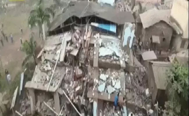 Five Floor Building Collapsed Suddenly In Raigarh - Sakshi