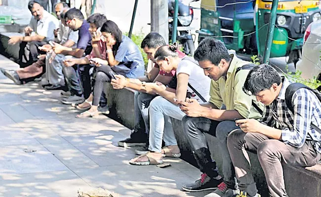 Reduced Number Of Telecom Users - Sakshi