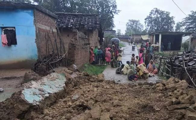 Four Children Deceased In Katni Wall Collapsed At Madhya Pradesh - Sakshi