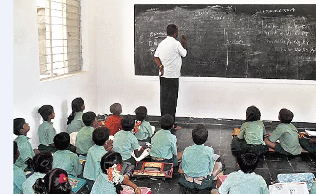 Zero Enrolment Schools Number Increase In Telangana - Sakshi