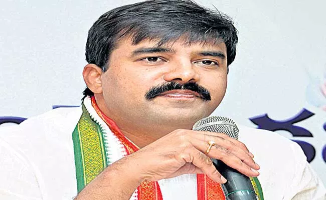 Challa Vamshi Chand Reddy Questions TRS Government Over Pothireddypadu Project - Sakshi