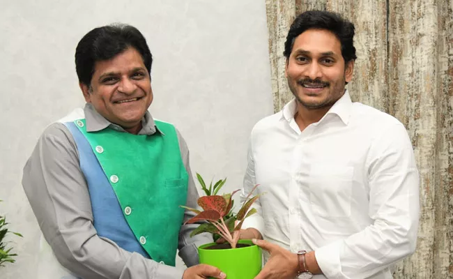 YS Jagan Best Chief Minister in India, Says Actor Ali - Sakshi