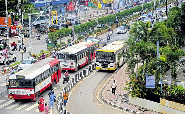 APSRTC Bus Services Started In Vijayawada and Visakhapatnam - Sakshi