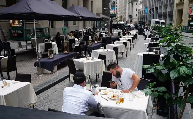 New York Permanently Switch To Outdoor Dining Amid Pandemic - Sakshi