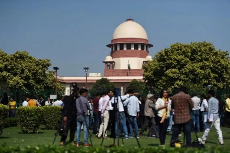 Supreme Court Asks Sons to Work Out Sufficient Maintenance Money for Father - Sakshi