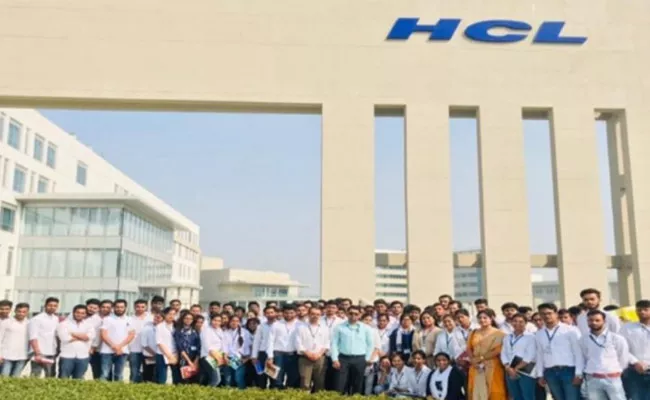 HCL Will Hire 9000 Freshers, salary hike  - Sakshi