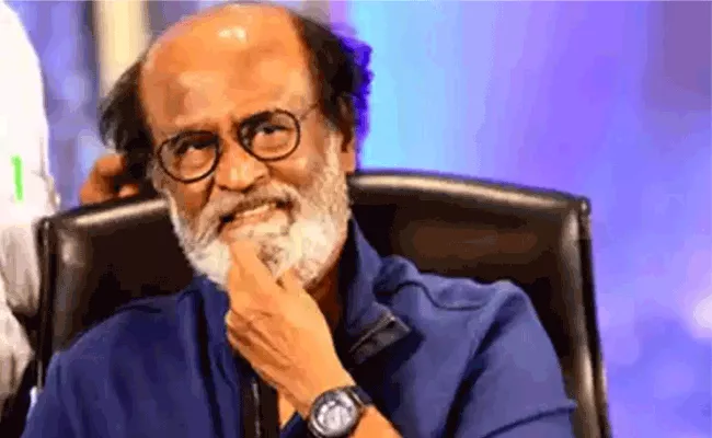 Fans Chanted Slogans In Front Of Rajinikanth House To Get Into Politics - Sakshi