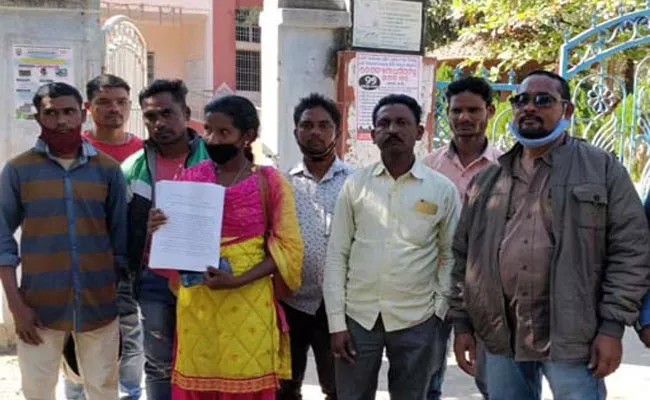 Kondokattipaḍu Sarpanch Request To Build Panchayat Building In Odisha - Sakshi