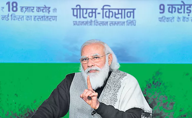 PM Narendra Modi reaches out to protesting farmers for clarification - Sakshi