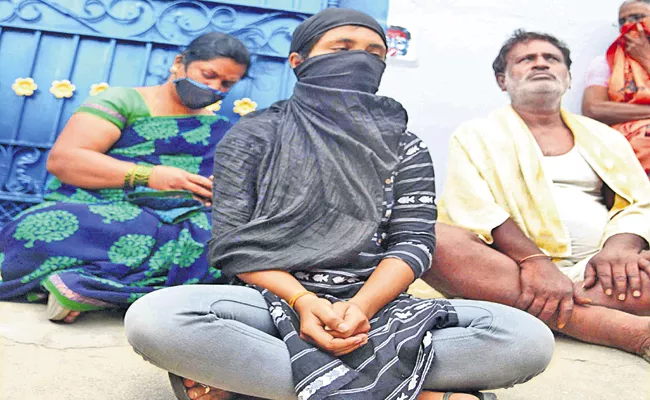 TTD Employee Tortured His Wife For Extra Dowry - Sakshi