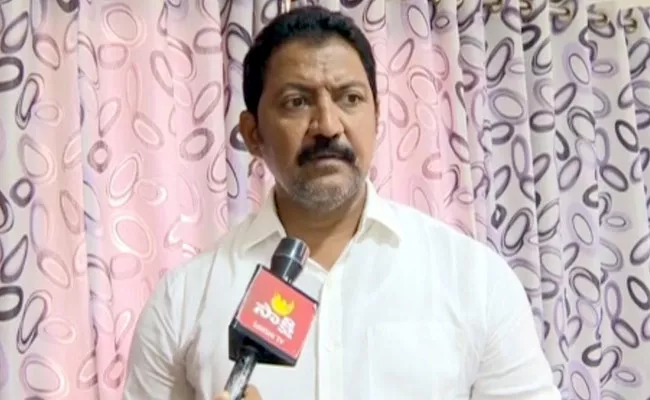 YSRCP MLA Vallabhaneni Vamsi Mohan Fires On Nimmagadda Ramesh Kumar Over App - Sakshi