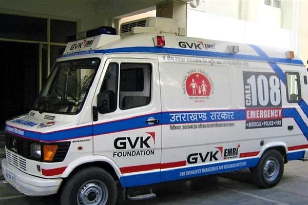 Delhi SI Comitted Suicide in Ambulance - Sakshi