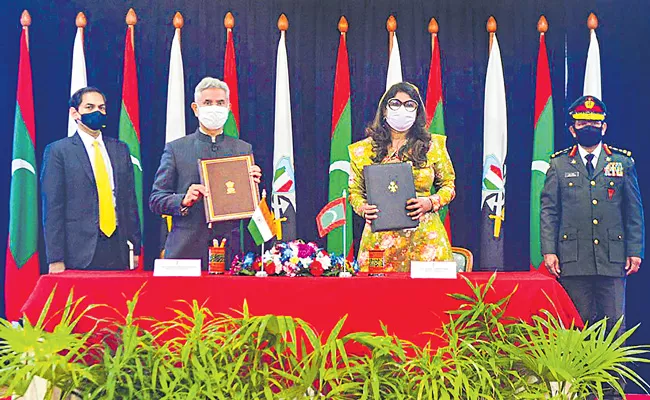 India, Maldives Sign 50 Million Dollers Defence Agreement - Sakshi