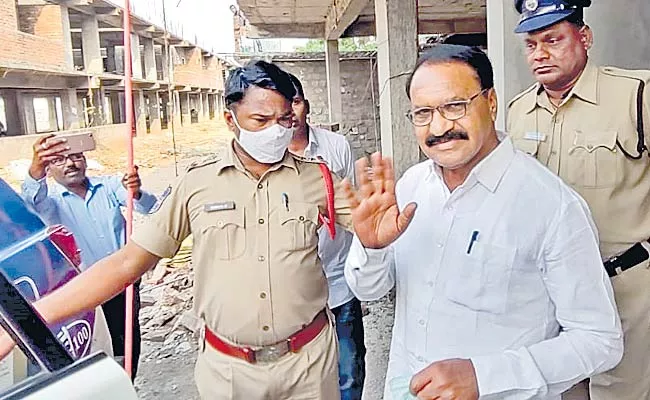 TVS President Ravinder Rao Arrested In Ramakrishnapur - Sakshi