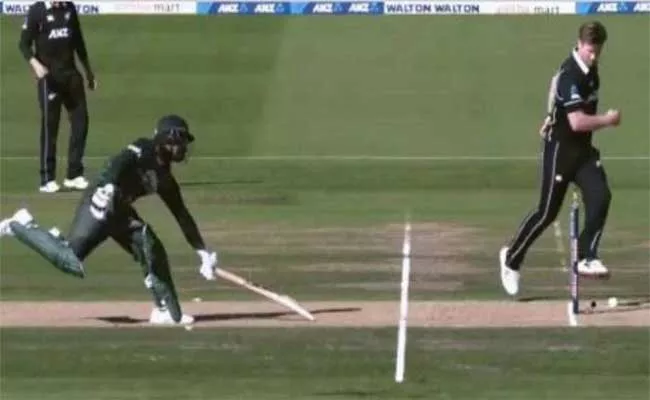 Brilliant Footwork By Jimmy Neesham To Run Out Tamim Iqbal Became Viral - Sakshi