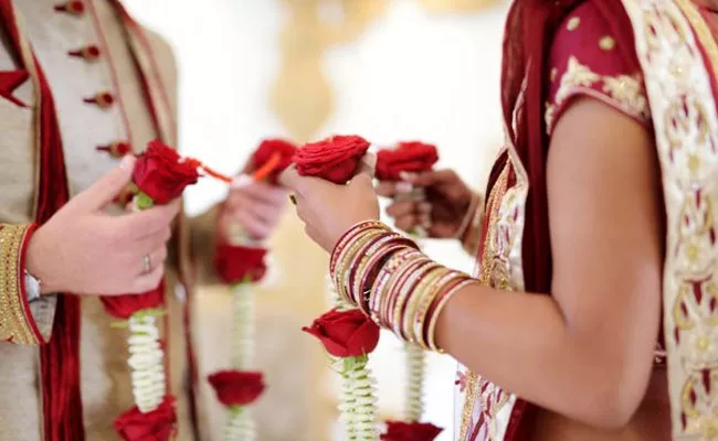 Corona Effect On Marriages And Function Halls In Karimnagar - Sakshi