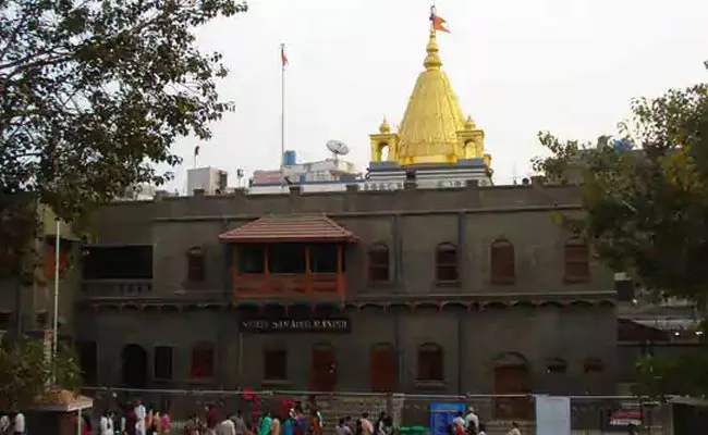 Shirdi Sai Baba Temple Shut From April 5 Night - Sakshi