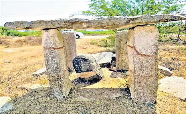 Ancient  Stones Discovered In Telangana At Turkapalli Villege - Sakshi