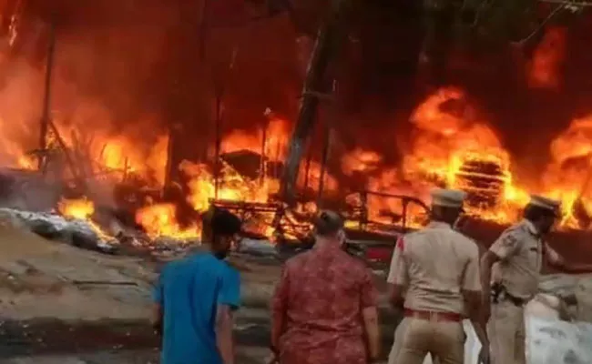 Fire Accident In Tyre Godown In Afzalgunj Hyderabad - Sakshi