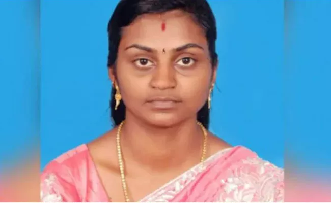 Kerala Woman Soumya Santhosh Killed In Rocket Strike In Israel On Video Call With Husband - Sakshi
