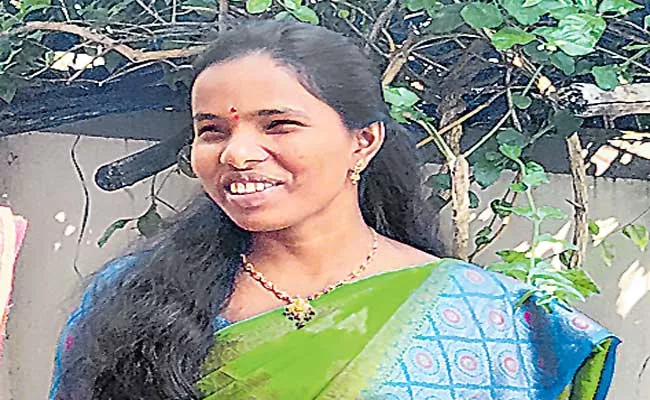 Andhra Pradesh blind woman donates pension to Sonu Sood Foundation - Sakshi
