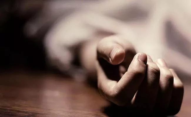 Man Assassinated Over Illicit Affair In Karnataka - Sakshi