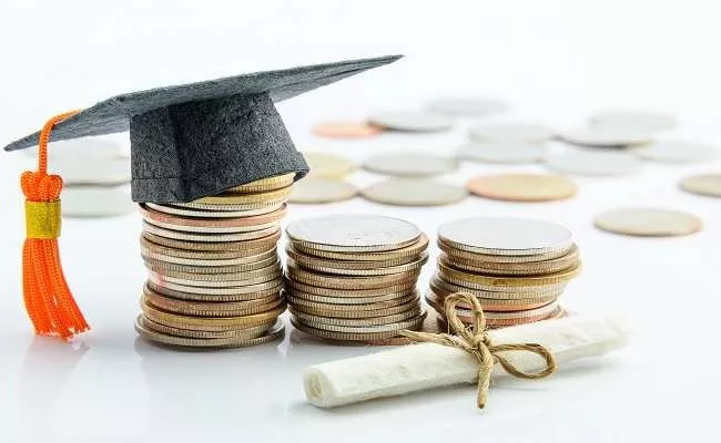 Bank of Baroda, Union Bank offer the lowest rates on education loans - Sakshi