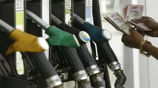 Petrol Diesel Prices Unchanged On 26th May 2021 - Sakshi