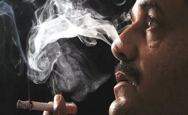WHO Says Smokers Has 50 Percent High Risk Death From Coronavirus - Sakshi