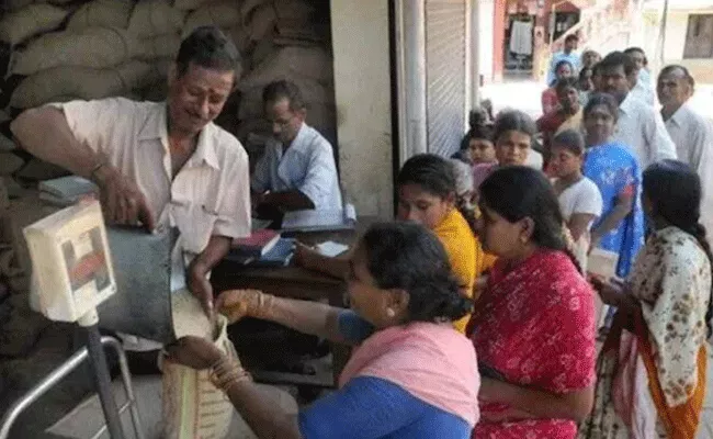 Centre To Provide 5 Kg Free Food Grains For Poor May, June - Sakshi