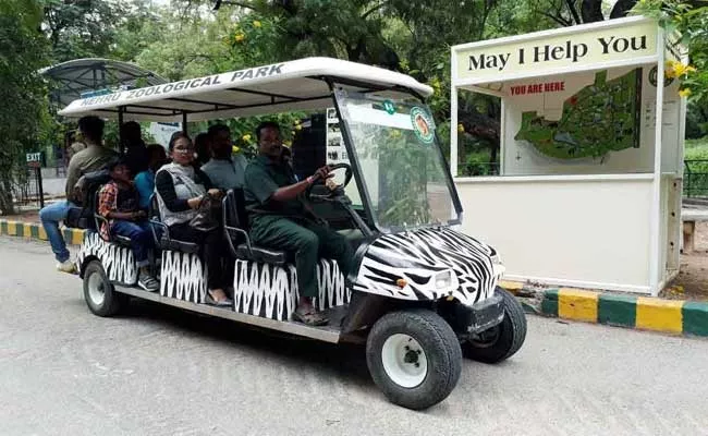 Covid Effect Nehru Zoological Park Layoff 20 Drivers - Sakshi