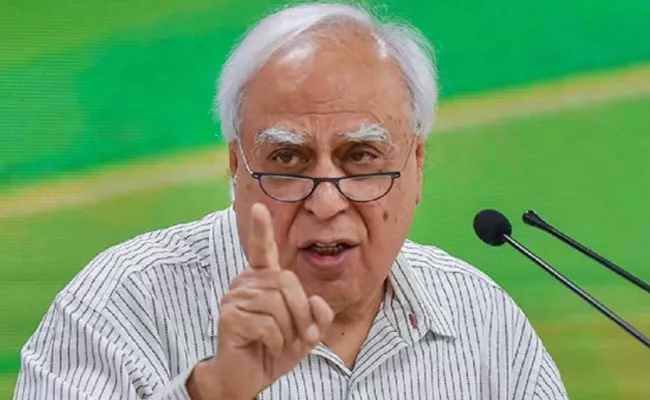 Kapil Sibal On Leaders Party Quit Says Never Goes To BJP - Sakshi