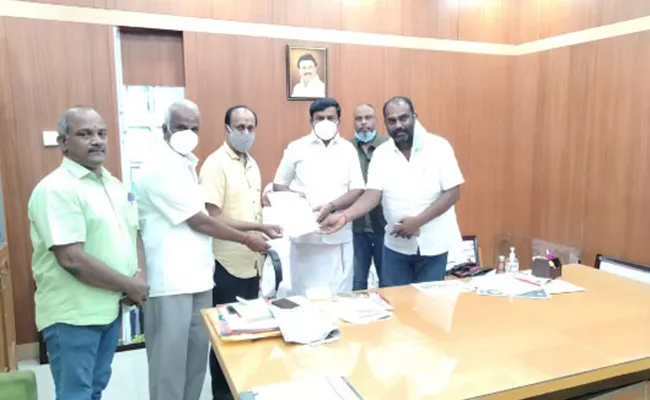 Kollywood Producers Council Meets Information Broadcasting Minister - Sakshi