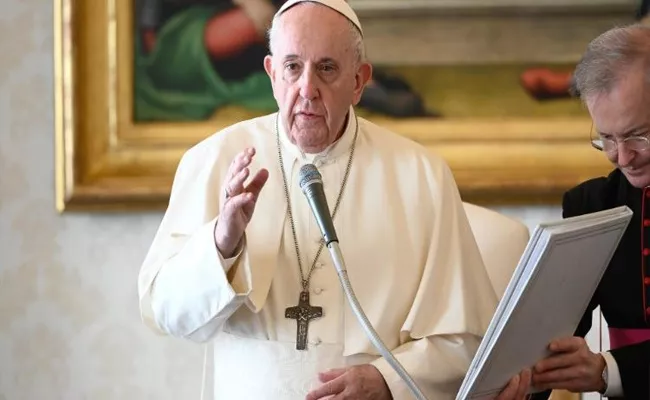Pope Francis Renews Curbs On Latin Mass In Rebuff To Conservatives - Sakshi