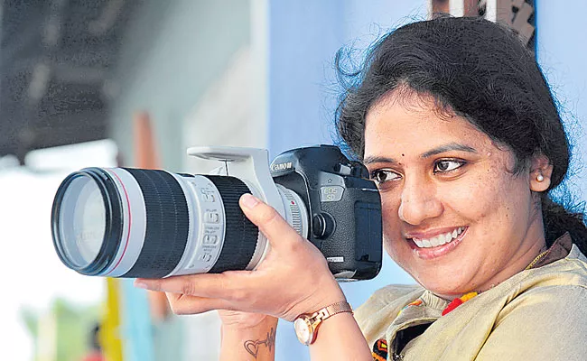 Manasa Alladi Founder Giggles photography Sucess Story - Sakshi