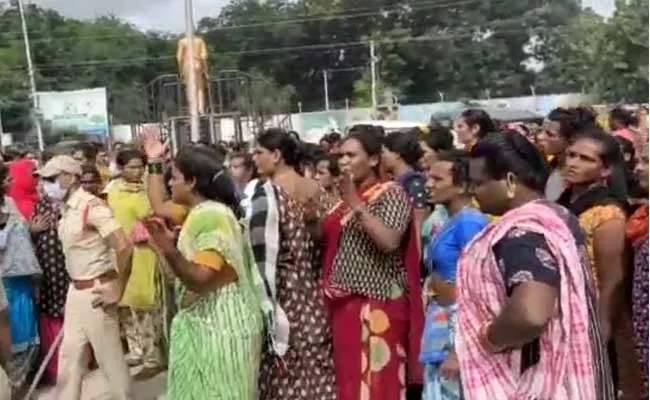 Hijras Gang War In Anantapur - Sakshi