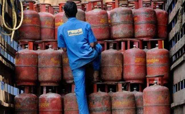 Commercial LPG Gas Cylinder Prices Increased now Above RS 70 - Sakshi