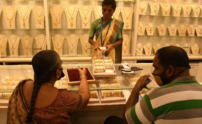 Jewellers To Go On Token Strike on Aug 23 Against Gold Hallmarking - Sakshi