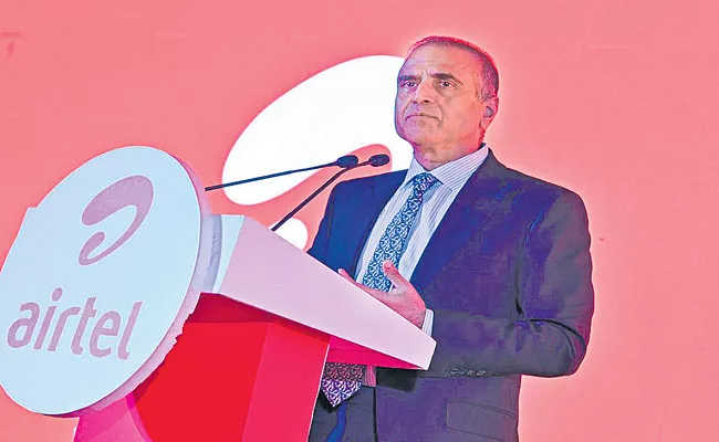 Sunil Mittal pitches for tariff hike and a cut in government levies - Sakshi