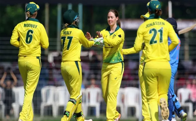 AUSW Vs INDW 1st ODI: Australia Cruise To 25th Straight Win, Beat India By 9 Wickets - Sakshi