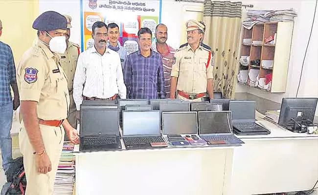 RMP Doctor Theft Laptops From Bus In Hyderabad - Sakshi