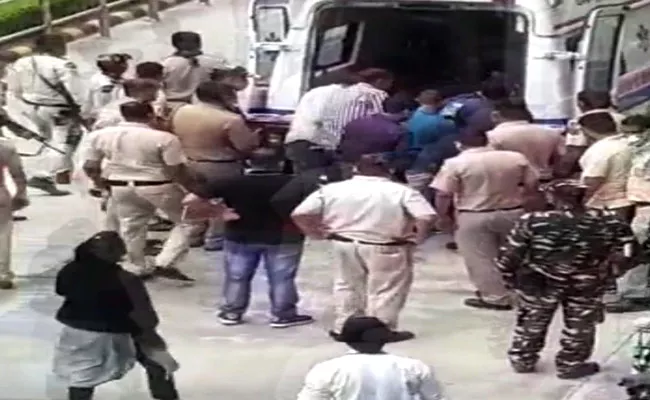 Delhi top Gangster Jitender Gogi Shot Dead in Rohini Court Shootout - Sakshi