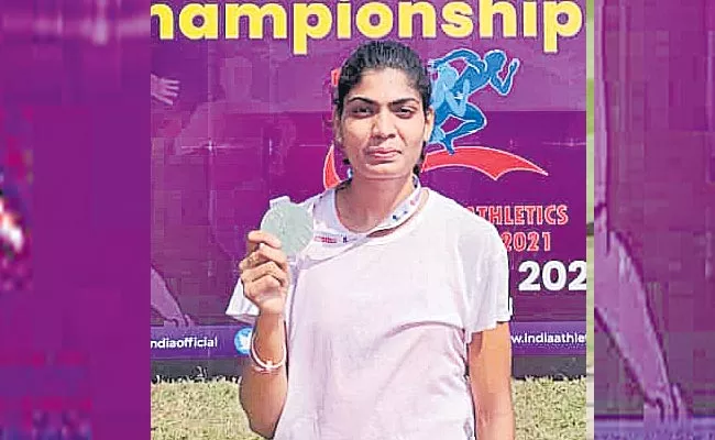 Under 23 Athletics Championships: Jyothika Wins Gold Yashwanth Silver - Sakshi