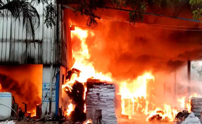 Massive Fire Accident In Polymers Company Gannavaram - Sakshi