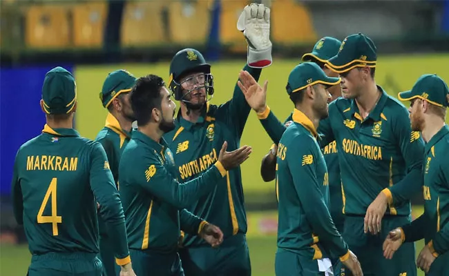 South Africa Beat Sri Lanka In Second Odi - Sakshi